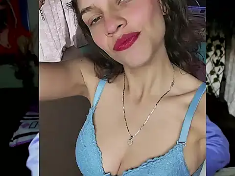 Skylovershot online show from December 3, 2025, 1:43 pm