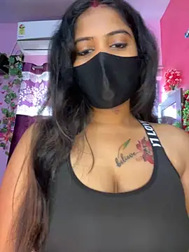 V-Hot-Sweti online show from November 6, 2025, 8:18 am