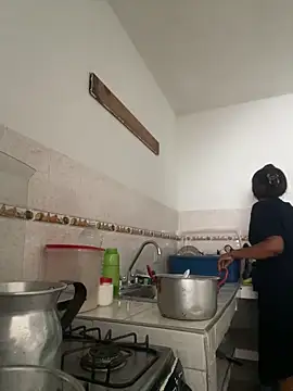 zaracollins01 online show from December 20, 2025, 4:54 pm