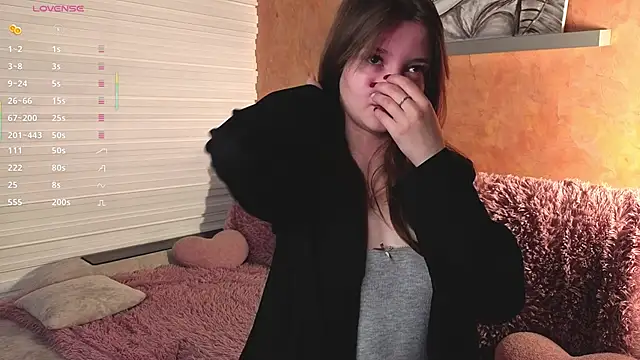 DongMolt online show from October 26, 2025, 6:30 pm