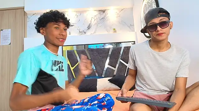 YOUNGS GUYS online show from September 12, 2025, 7:46 pm