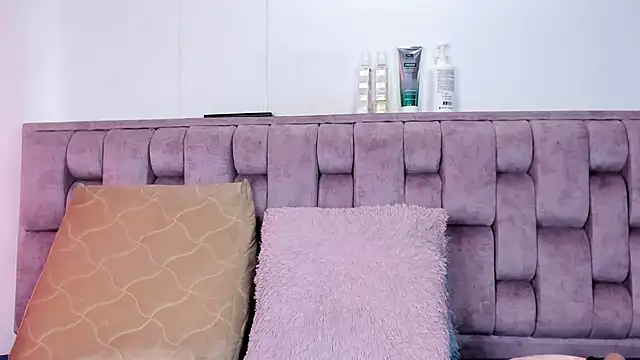 Alexa-Hunter online show from February 16, 2026, 8:07 pm