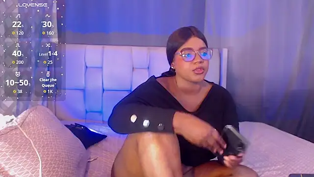 Snapshot of Mimi_Gil chatting on March 3, 2026, 11:45 pm Mimi Gil online show from March 3, 2026, 11:45 pm