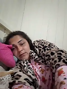 Snapshot of Thamiressssss chatting on September 10, 2025, 4:11 am Thamiressssss online show from September 10, 2025, 4:11 am
