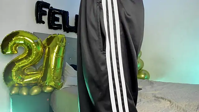 Snapshot of twinkDuohot chatting on March 6, 2026, 1:06 pm twinkDuohot online show from March 6, 2026, 1:06 pm