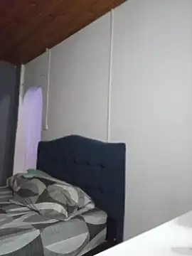 Snapshot of tony_and_katy chatting on March 18, 2026, 4:04 am tony and katy online show from March 18, 2026, 4:04 am