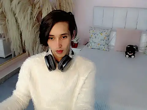 samantha bliss online show from November 16, 2025, 11:59 am