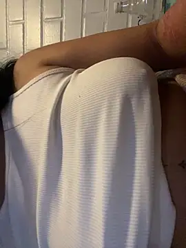 Franchiigtita online show from November 19, 2025, 3:39 am