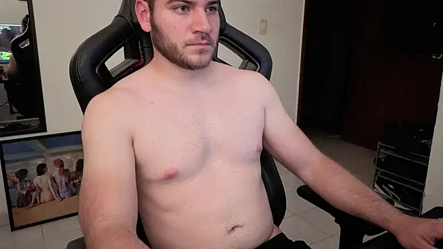 Snapshot of Paul00474 chatting on September 21, 2025, 2:06 am Paul00474 online show from September 21, 2025, 2:06 am