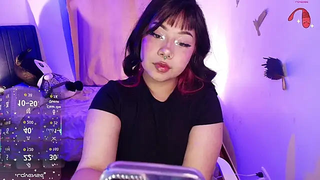 annie-russel online show from November 7, 2025, 7:46 am