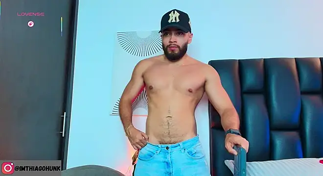 Snapshot of ThiagoHunk chatting on May 21, 2026, 4:32 am ThiagoHunk online show from May 21, 2026, 4:32 am