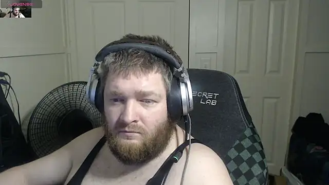 Snapshot of NeedyGlister chatting on November 7, 2025, 8:52 am NeedyGlister online show from November 7, 2025, 8:52 am