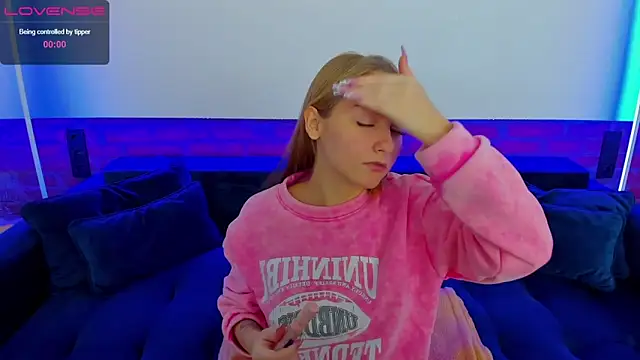 MilaAddams online show from November 13, 2025, 6:39 am