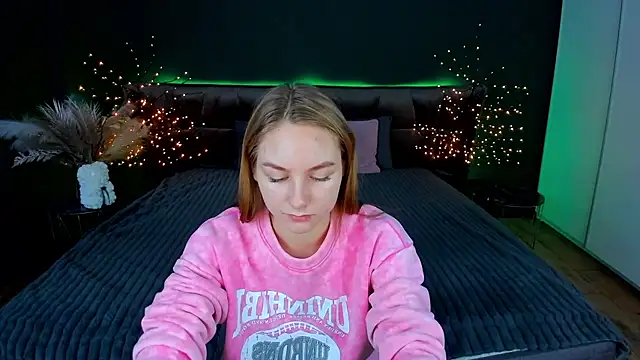 MilaAddams online show from December 3, 2025, 6:36 am