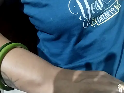 NehaQn online show from October 21, 2025, 1:54 pm