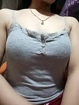 Snapshot of LucyyLy chatting on March 19, 2026, 11:49 pm LucyyLy online show from March 19, 2026, 11:49 pm