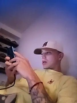 Snapshot of DebutingPathway chatting on October 27, 2025, 5:25 pm DebutingPathway online show from October 27, 2025, 5:25 pm