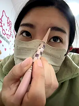 Lulu125216 online show from October 22, 2025, 5:12 pm