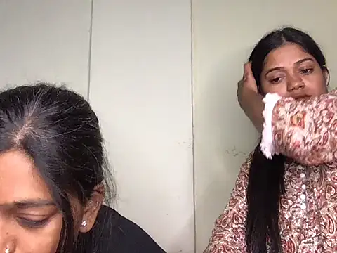 Snapshot of HoleyCoupon chatting on January 8, 2026, 1:22 am HoleyCoupon online show from January 8, 2026, 1:22 am