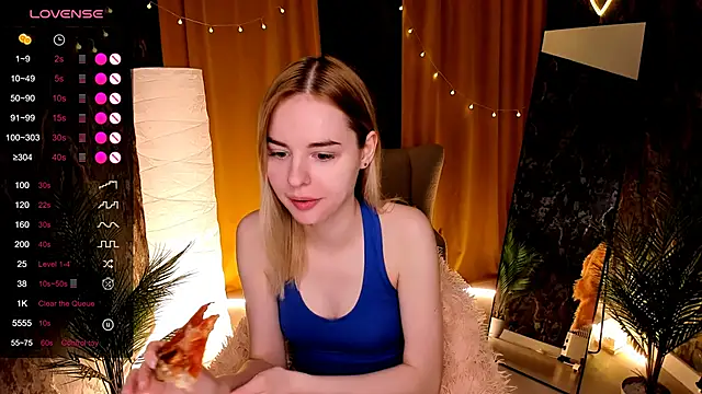 Snapshot of LillianShine chatting on May 14, 2026, 2:19 am LillianShine online show from May 14, 2026, 2:19 am