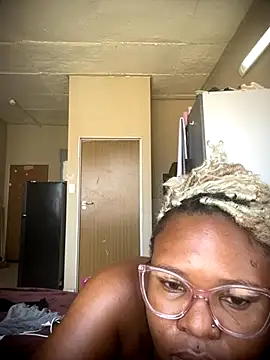Snapshot of houseforsex chatting on October 14, 2025, 9:43 am houseforsex online show from October 14, 2025, 9:43 am