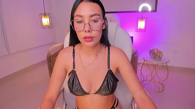 amara foxx online show from July 1, 2026, 7:03 pm