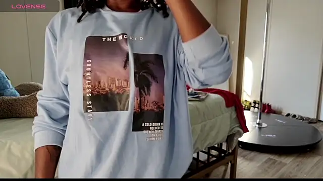 MarleyAquafina online show from October 2, 2025, 12:52 pm