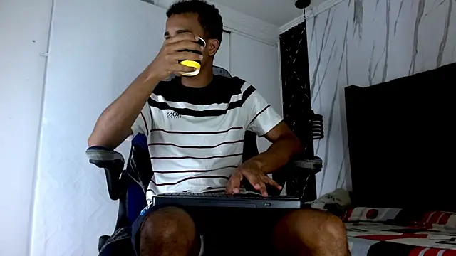 aston xvera online show from October 23, 2025, 3:27 am