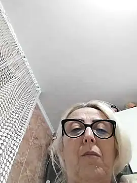  sexyBLONDE46  online show from October 2, 2025, 4:32 pm