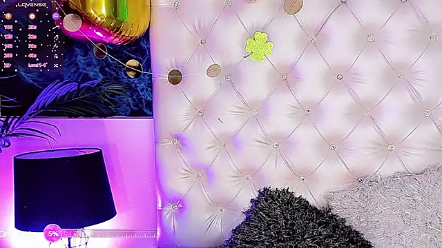 Valeria Swett  online show from March 19, 2026, 7:58 pm