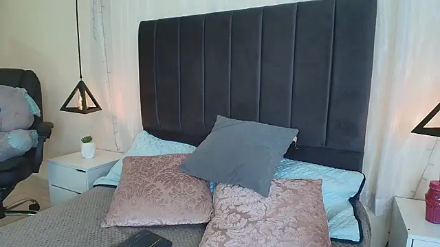 Snapshot of IvyBelle_ chatting on October 31, 2025, 11:29 am IvyBelle online show from October 31, 2025, 11:29 am