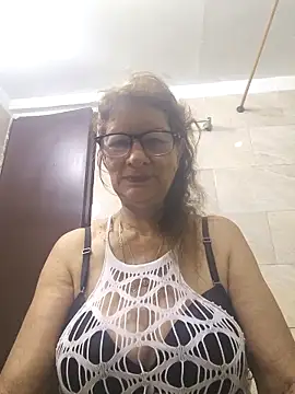 MaryLunne online show from December 15, 2025, 11:49 am