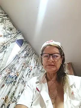 Snapshot of MaryLunne chatting on February 16, 2026, 11:31 am MaryLunne online show from February 16, 2026, 11:31 am