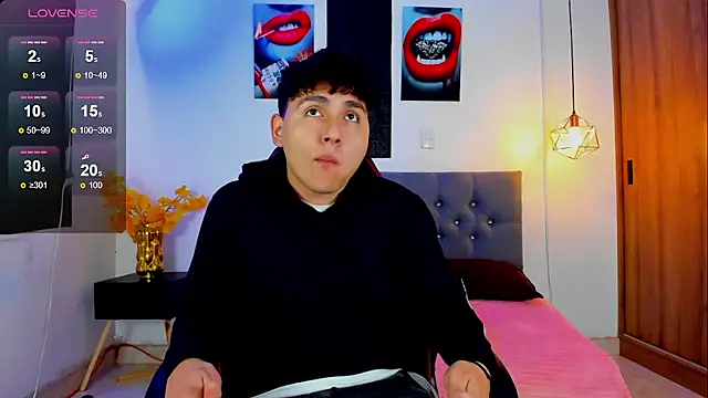 Nicolas James Sc online show from December 2, 2025, 1:35 pm