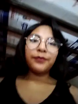 Snapshot of Regina_Shine chatting on October 17, 2025, 11:17 pm Regina Shine online show from October 17, 2025, 11:17 pm