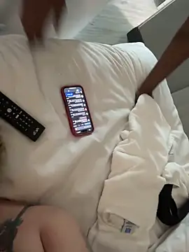 Snapshot of bbwbubbles77 chatting on December 16, 2025, 7:18 pm bbwbubbles77 online show from December 16, 2025, 7:18 pm