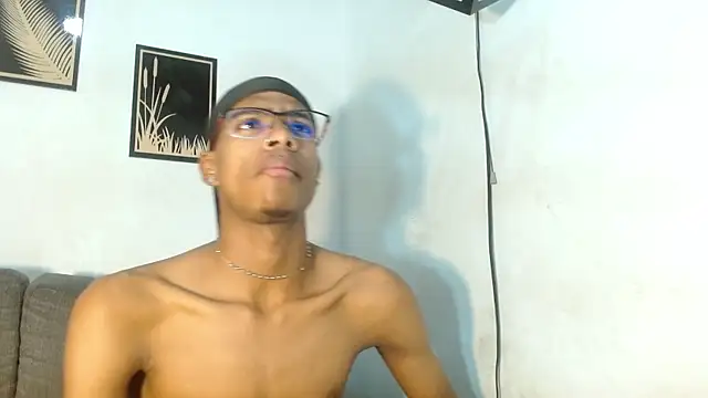 criss zuri online show from November 22, 2025, 11:31 am