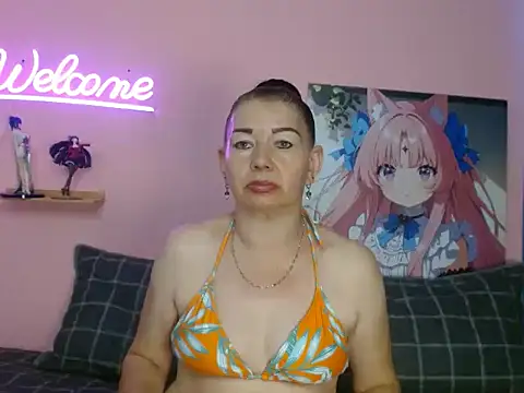 estefania 34 online show from October 11, 2025, 8:21 pm