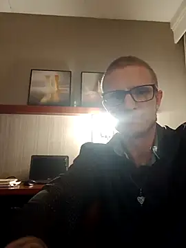 Snapshot of WWGD69 chatting on October 5, 2025, 12:40 pm WWGD69 online show from October 5, 2025, 12:40 pm