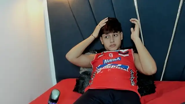 Snapshot of zeusapollofuck chatting on September 24, 2025, 8:15 pm zeusapollofuck online show from September 24, 2025, 8:15 pm