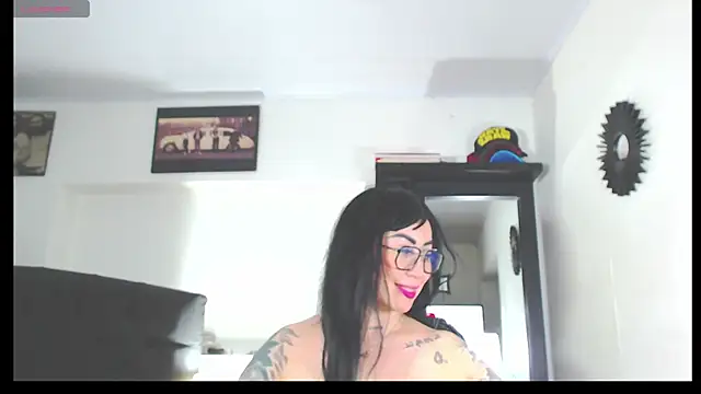 Snapshot of Vicky_hotmilf chatting on October 7, 2025, 3:02 pm Vicky hotmilf online show from October 7, 2025, 3:02 pm