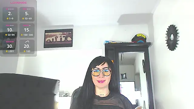 Snapshot of Vicky_hotmilf chatting on December 1, 2025, 11:00 am Vicky hotmilf online show from December 1, 2025, 11:00 am