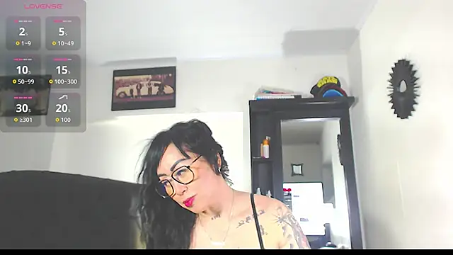 Snapshot of Vicky_hotmilf chatting on October 23, 2025, 10:47 am Vicky hotmilf online show from October 23, 2025, 10:47 am