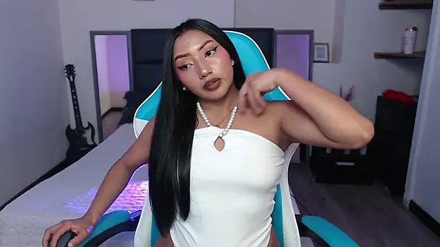 Isabella Diamon online show from November 15, 2025, 1:53 am