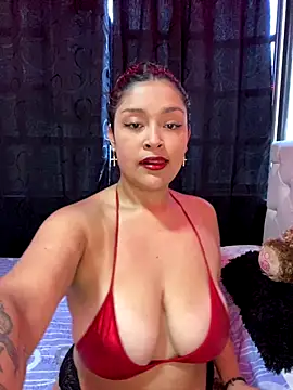 Snapshot of Aurora_fire1 chatting on November 19, 2025, 8:31 pm Aurora fire1 online show from November 19, 2025, 8:31 pm