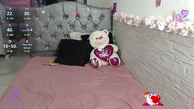 EmilyCoy  online show from July 17, 2026, 8:22 am