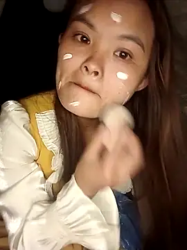 xinhxinhcute online show from December 17, 2025, 12:21 pm