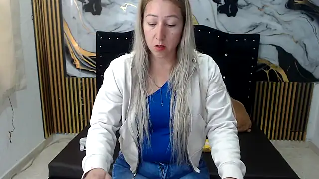 swetchrystal online show from October 14, 2025, 4:07 pm