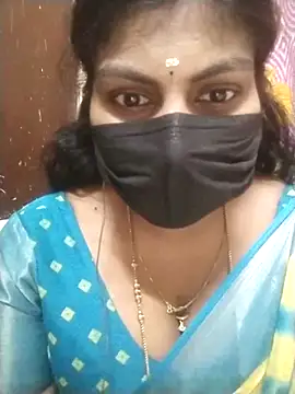 Snapshot of Nithiila chatting on September 18, 2025, 9:23 am Nithiila online show from September 18, 2025, 9:23 am