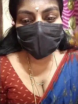 Snapshot of Nithiila chatting on September 15, 2025, 7:42 am Nithiila online show from September 15, 2025, 7:42 am